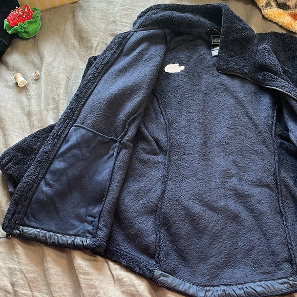 North Face Fuzzy Zip-up - Picture 5 of 7